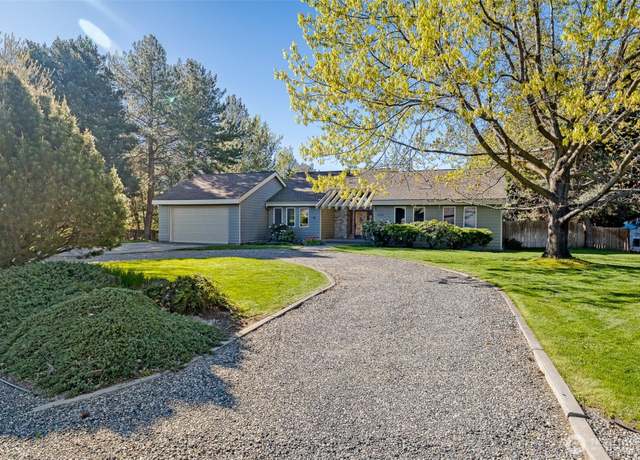 Property at 8920 Franklin Rd, Pasco, WA 99301, 4 beds, 3 baths