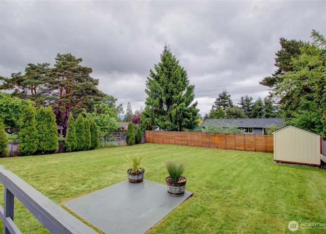 Property at 324 N 17th St, Mount Vernon, WA 98273, 3 beds, 2 baths