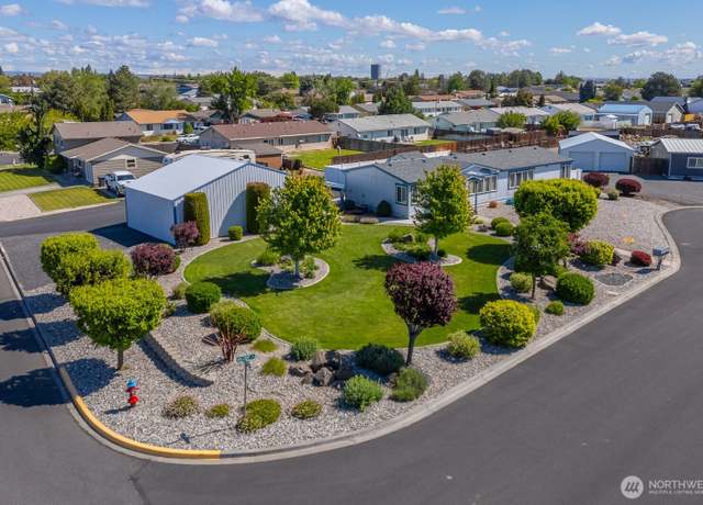 Property at 307 Hilltop Cir, Ephrata, WA 98823, 3 beds, 2 baths