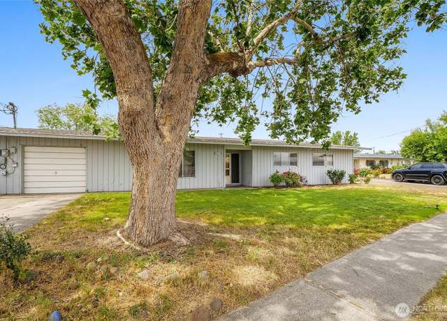 Property at 9023 McConnell Dr Unit B, Moses Lake, WA 98837, 3 beds, 1.5 baths