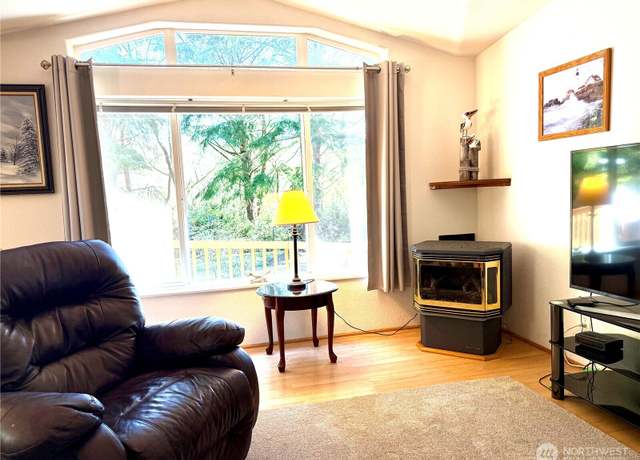 Property at 2827 233rd Ln, Ocean Park, WA 98640, 2 beds, 2 baths