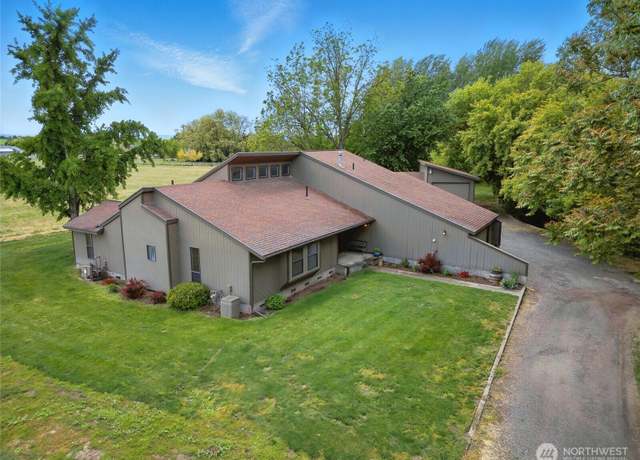 Property at 2334 S Wilbur Ave, Walla Walla, WA 99362, 3 beds, 2.5 baths