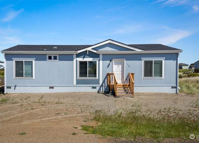 Property at 1430 Ocean Shores Blvd SW, Ocean Shores, WA 98569, 3 beds, 2 baths