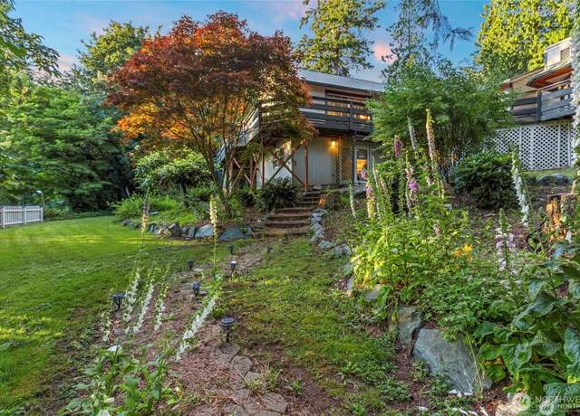 Property at 1210 E Blackburn Rd, Mount Vernon, WA 98274, 3 beds, 3 baths