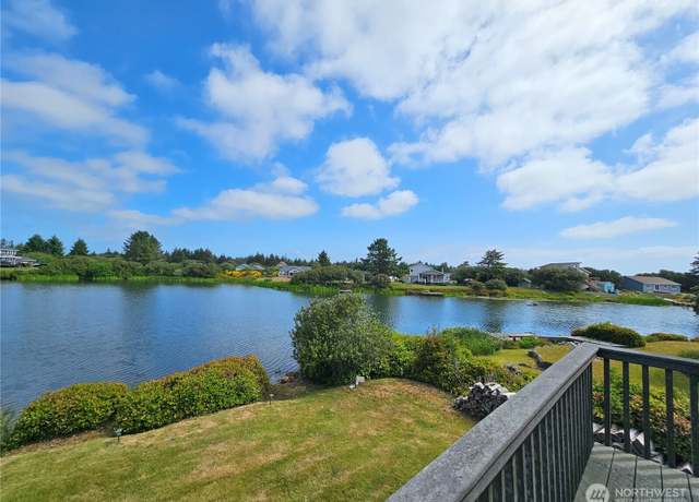 Property at 142 Sea Breeze Loop SE, Ocean Shores, WA 98569, 4 beds, 3 baths