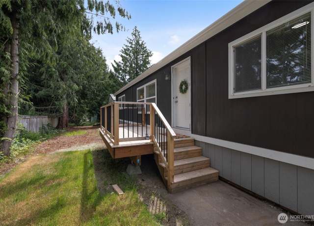 Property at 12103 1st Dr SE, Everett, WA 98208, 4 beds, 2 baths