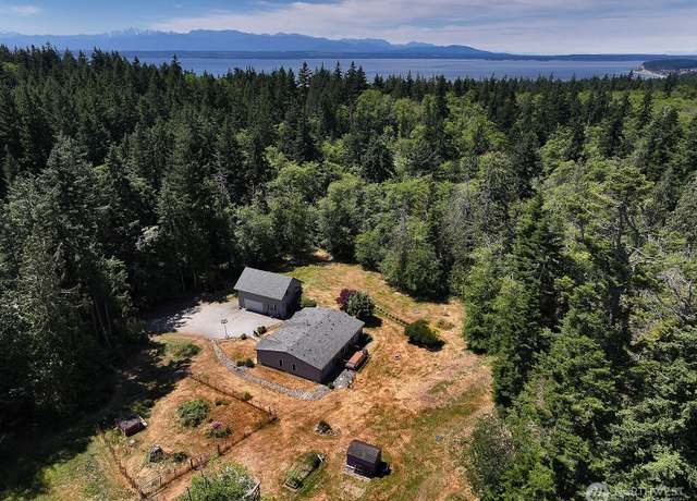 Property at 1677 Lancaster Rd, Freeland, WA 98249, 2 beds, 3.5 baths