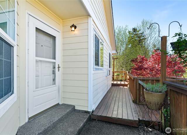 Property at 202 Brant Ln, Hoquiam, WA 98550, 2 beds, 2 baths