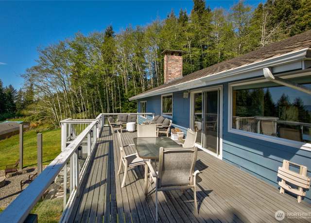 Property at 16 Channel View Ln, Hoquiam, WA 98550, 4 beds, 2.5 baths