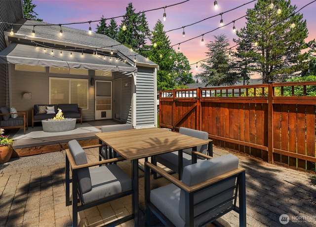 Property at 11807 NE 105th Ct, Kirkland, WA 98033, 1 bed, 1.5 baths