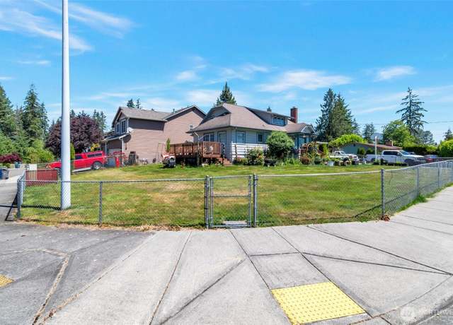 Property at 12523 17th Ave SE, Everett, WA 98208, 5 beds, 1 bath