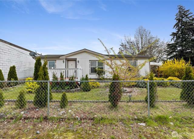 Property at 904 SE C St, Auburn, WA 98002, 3 beds, 2 baths