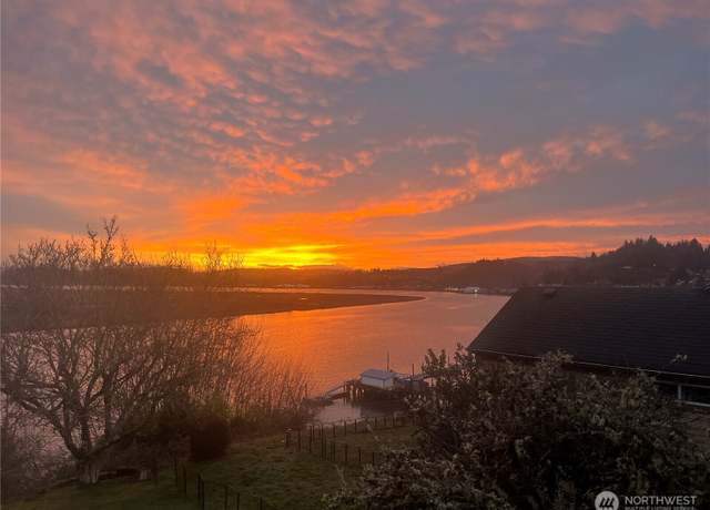 Property at 1510 W Water St, South Bend, WA 98586, 3 beds, 2 baths