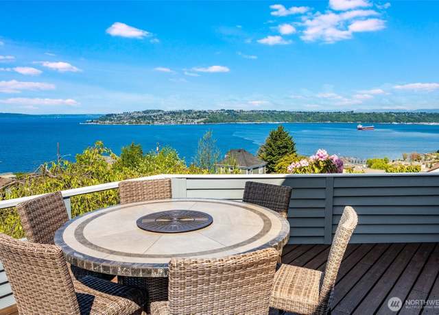 Property at 3012 N 30th St, Tacoma, WA 98407, 3 beds, 2.5 baths