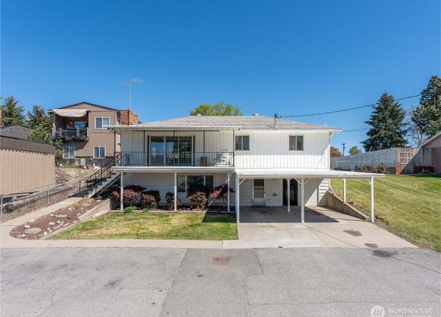Property at 105 S Houston Ave, East Wenatchee, WA 98802, 3 beds, 2 baths