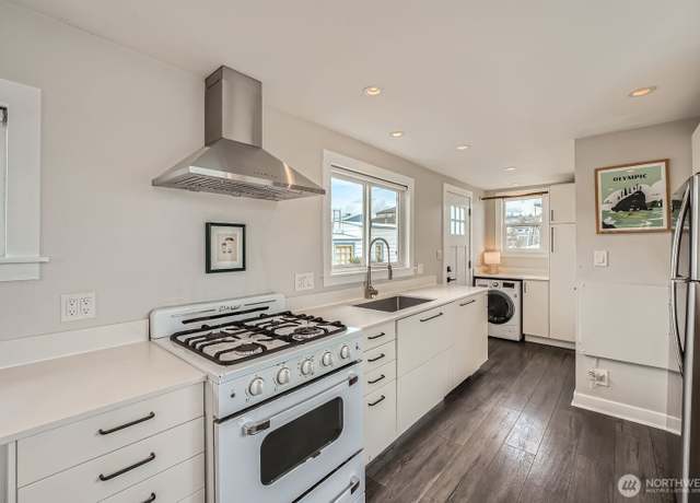 Property at 1080 W Ewing St Pl Unit E5, Seattle, WA 98119, 1 bed, 1 bath