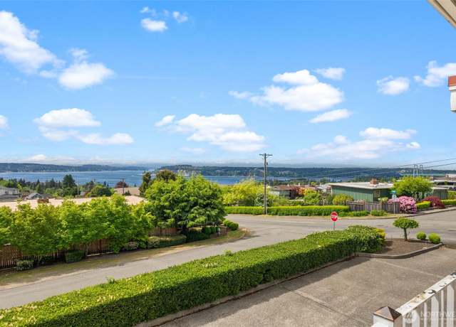 Property at 7618 19th St W, Tacoma, WA 98466, 2 beds, 2.5 baths