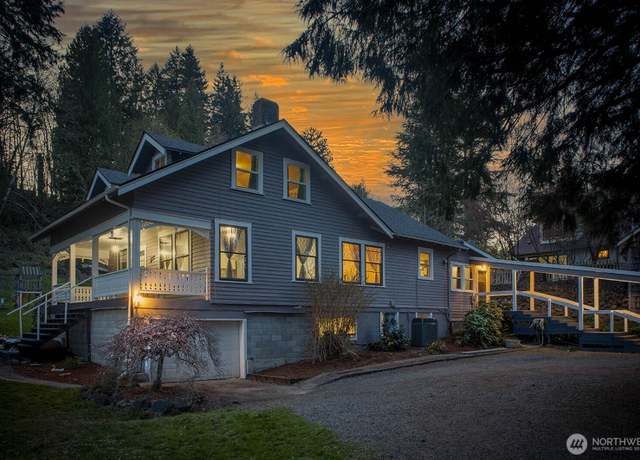 Property at 301 W Walnut St, Winlock, WA 98596, 4 beds, 2 baths