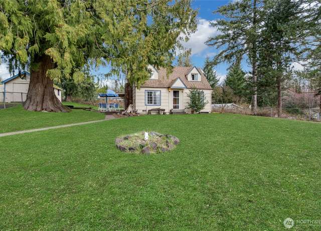 Property at 102 W Poplar St, Shelton, WA 98584, 4 beds, 1 bath