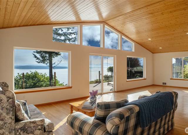 Property at 15 A Saratoga Dr, Hat Island, WA 98206, 2 beds, 2.5 baths