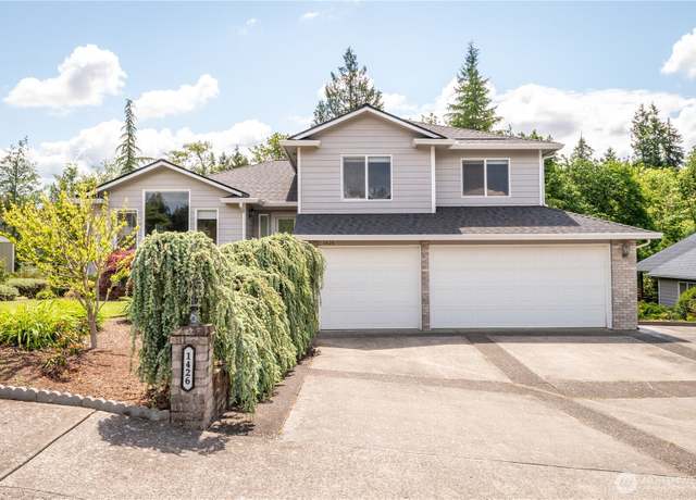 Property at 1426 Pries Ct, Kelso, WA 98626, 3 beds, 2.5 baths