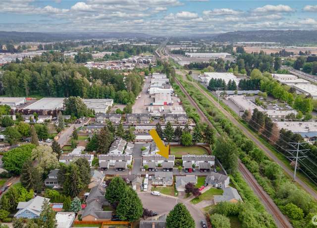 Property at 701 5th Ave S Unit C105, Kent, WA 98032, 3 beds, 2.5 baths