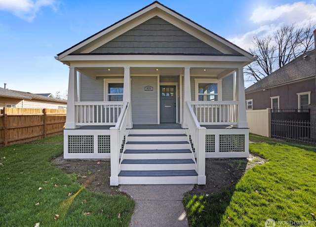 Property at 825 S 3rd Ave, Walla Walla, WA 99362, 4 beds, 2 baths