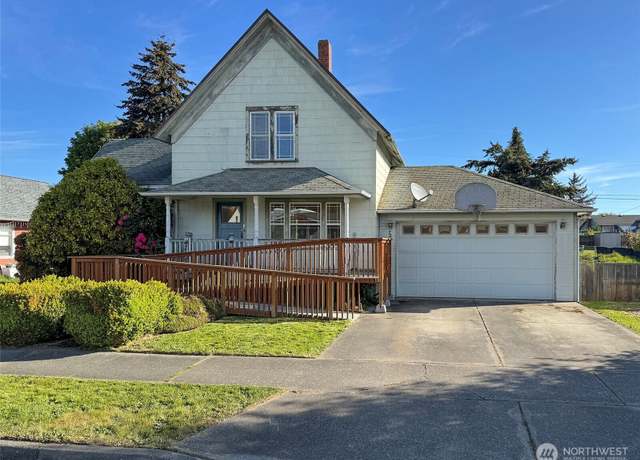 Property at 721 Georgiana St, Port Angeles, WA 98362, 3 beds, 1 bath