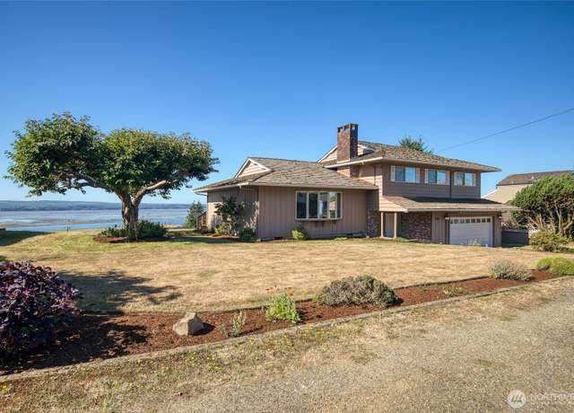 Property at 316 Beacon Hill Dr, Hoquiam, WA 98550, 3 beds, 2.5 baths