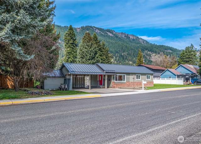 Property at 147 Ski Hill Dr, Leavenworth, WA 98826, 3 beds, 2 baths