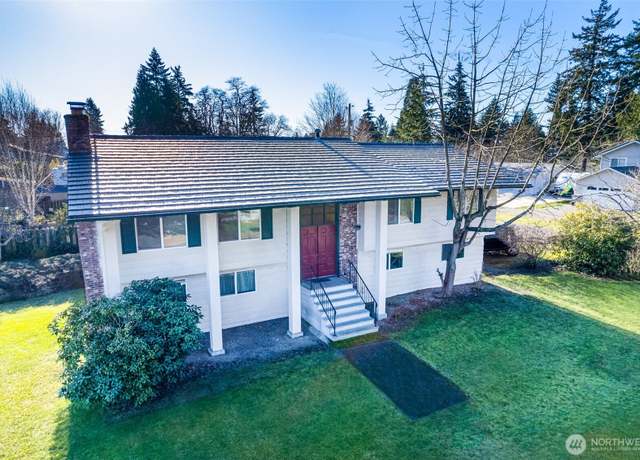 Property at 1229 SW 158th St, Burien, WA 98166, 5 beds, 3 baths