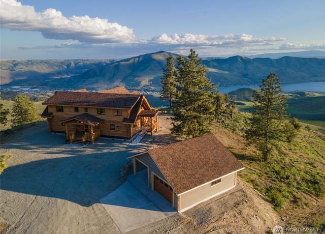 Property at 1831 Cottontail Ln, Chelan, WA 98816, 3 beds, 2.5 baths