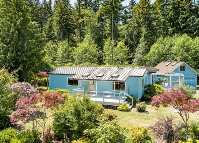 Property at 6124 Cultus Bay Rd, Clinton, WA 98236, 2 beds, 2 baths