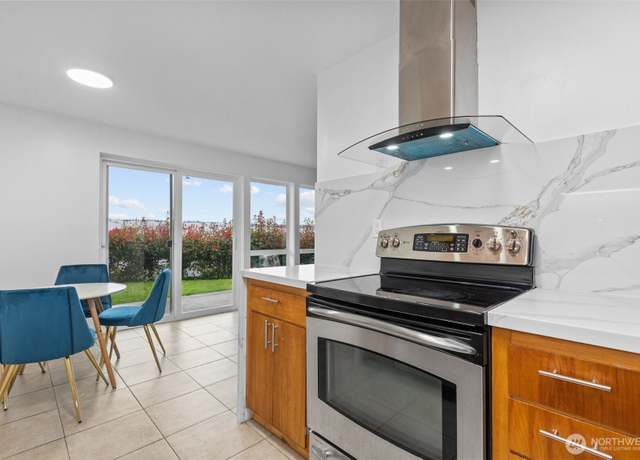 Property at 11604 Rainier Ave S #102, Seattle, WA 98178, 2 beds, 1.5 baths