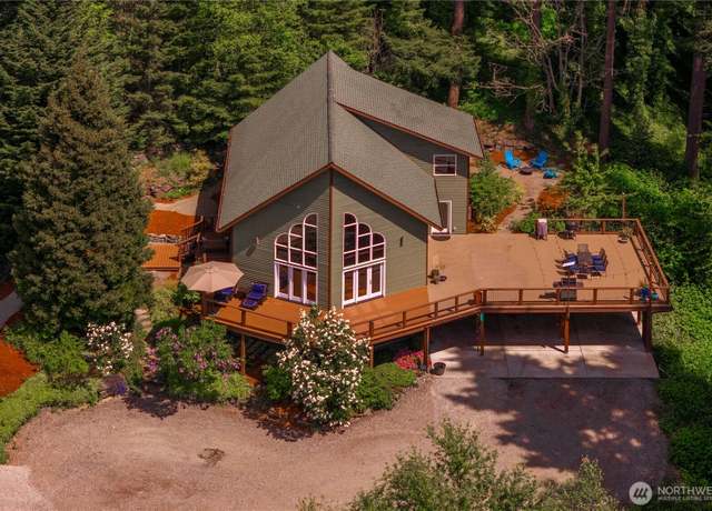 Property at 10507 48th St E, Edgewood, WA 98372, 4 beds, 3.5 baths