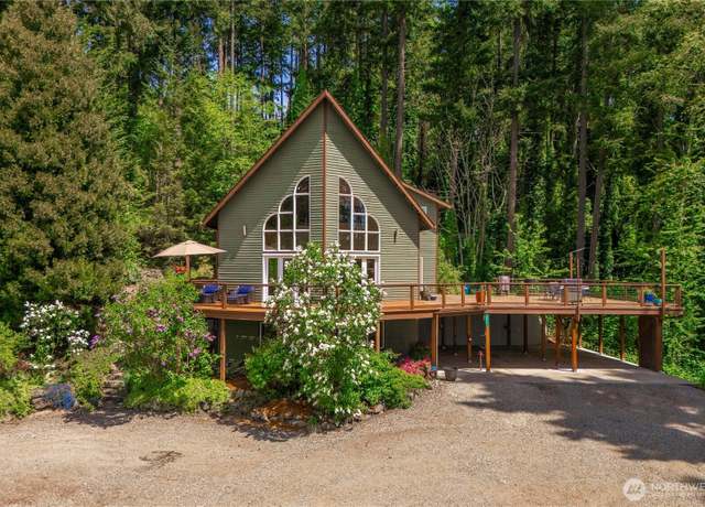 Property at 10507 48th St E, Edgewood, WA 98372, 4 beds, 3.5 baths
