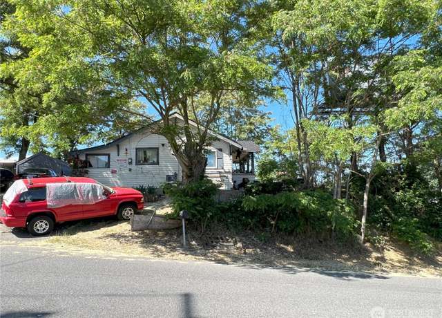 Property at 15325 1st Ave S, Burien, WA 98148, 3 beds, 1 bath