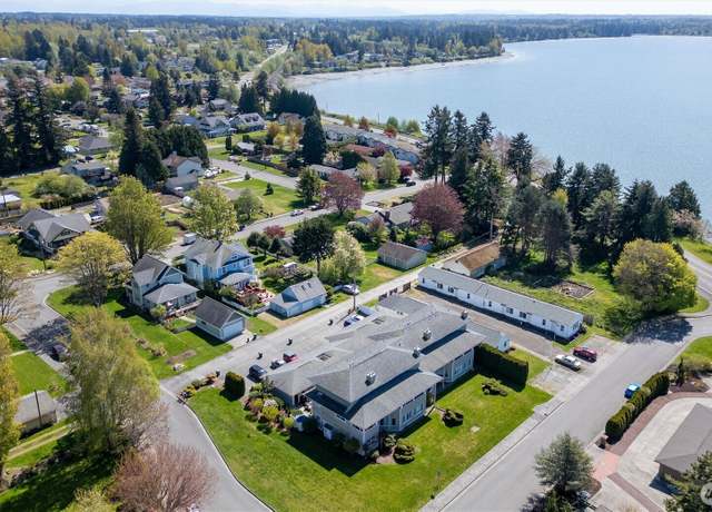 Property at 1332 4th St, Blaine, WA 98230, 3 beds, 2 baths
