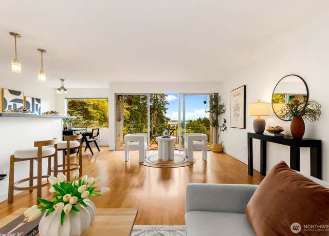 Property at 11515 Greenwood Ave N Unit C, Seattle, WA 98133, 2 beds, 2 baths