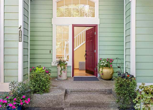 Property at 2041 NW Tregaten Ln, Poulsbo, WA 98370, 4 beds, 2.5 baths
