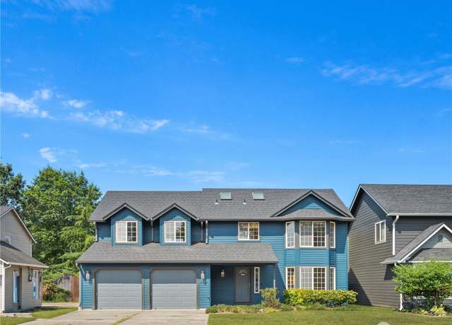 Property at 2729 42nd Ave, Longview, WA 98632, 4 beds, 2.5 baths