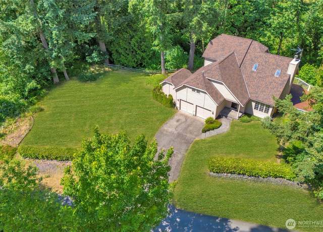 Property at 19914 SE 210th St, Maple Valley, WA 98038, 3 beds, 2 baths