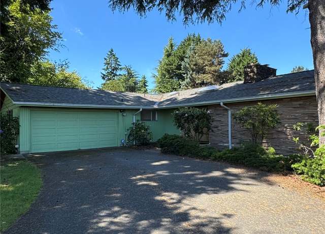 Property at 3241 98th Ave NE, Bellevue, WA 98004, 5 beds, 3 baths
