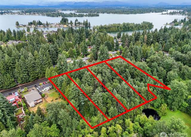 Property at 4302 W Tapps Dr E, Lake Tapps, WA 98391