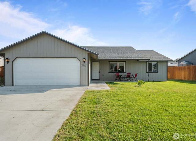 Property at 1317 W Electra St, Moses Lake, WA 98837, 3 beds, 2 baths