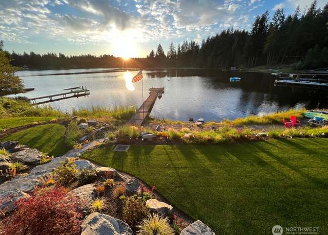 Property at 9803 Crystal Lake Dr, Woodinville, WA 98077, 4 beds, 3.5 baths
