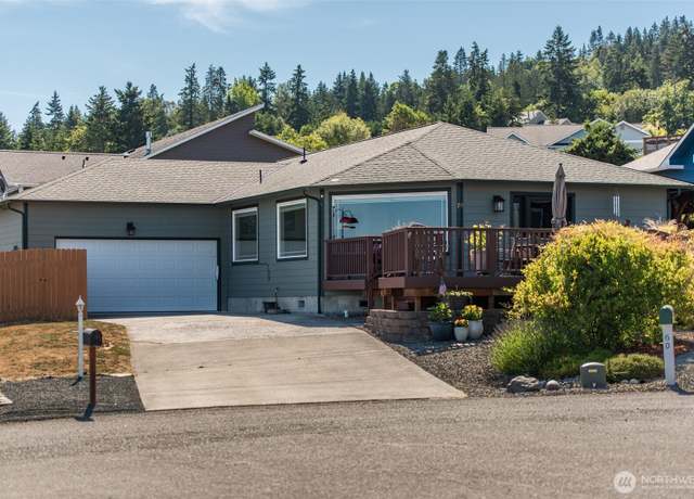 Property at 70 Onyx Ln, Sequim, WA 98382, 4 beds, 2 baths