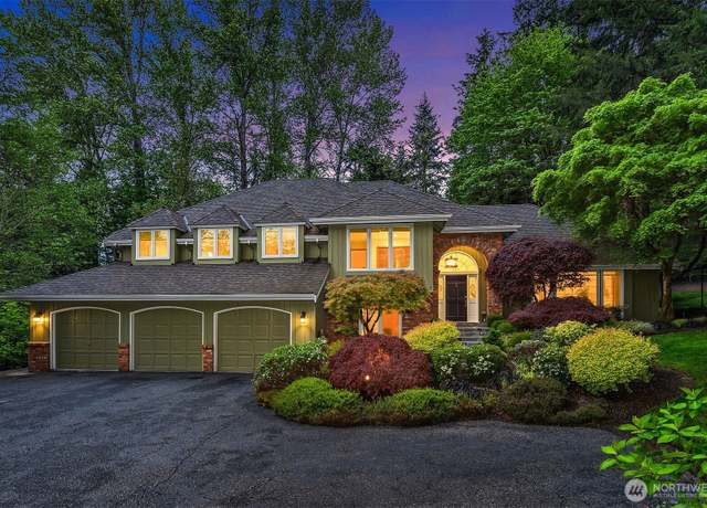 Property at 14136 NE 32nd Pl, Bellevue, WA 98007, 4 beds, 2.5 baths