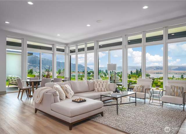 Property at 23415 Canopy Dr NW, Quincy, WA 98848, 3 beds, 4.5 baths