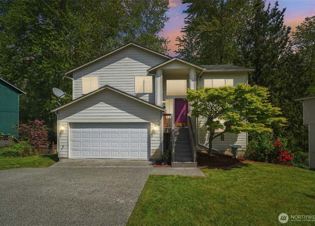 Property at 3203 Lake Dr, Lake Stevens, WA 98258, 5 beds, 3.5 baths